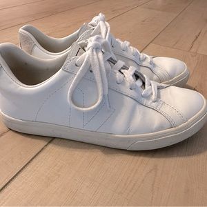 Veja Women’s Esplar Low Sneakers - Great Condition!!